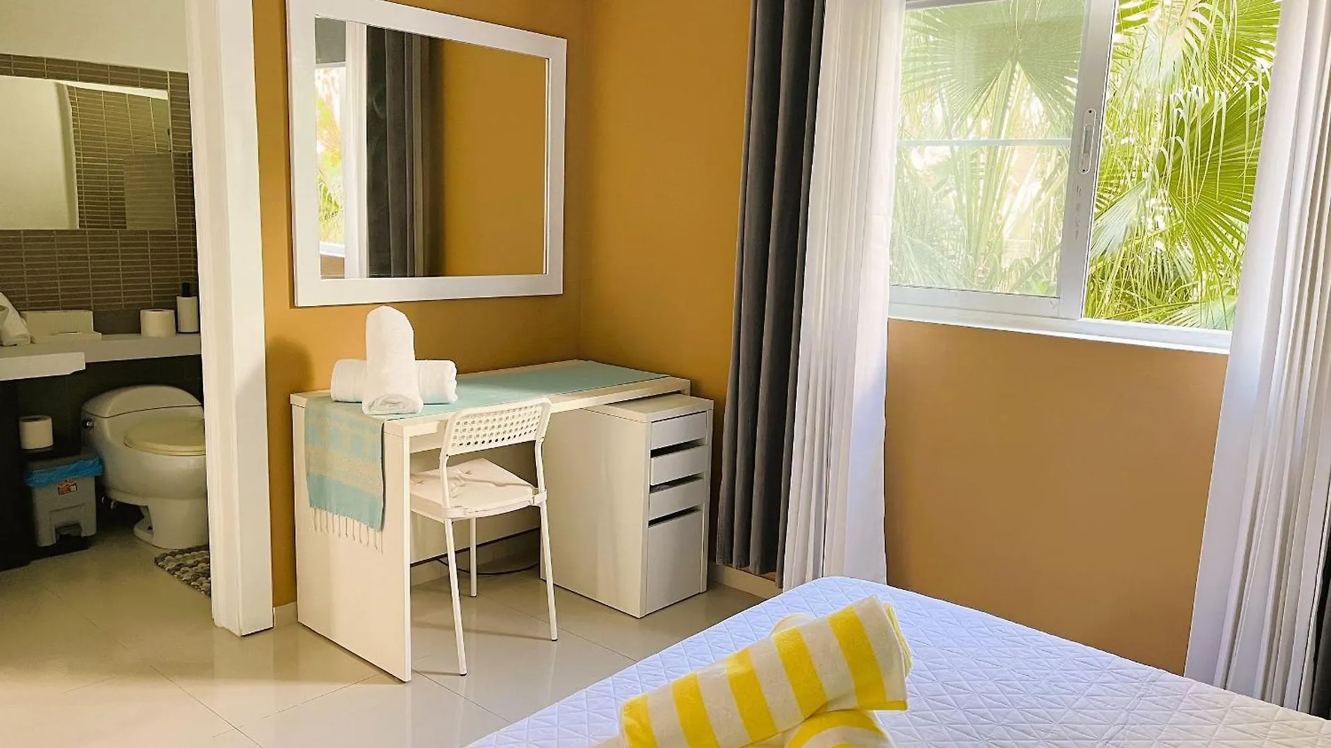 Beautiful Orquidea 2Br Apartment - Walk To Playa Bavaro, El Cortecito